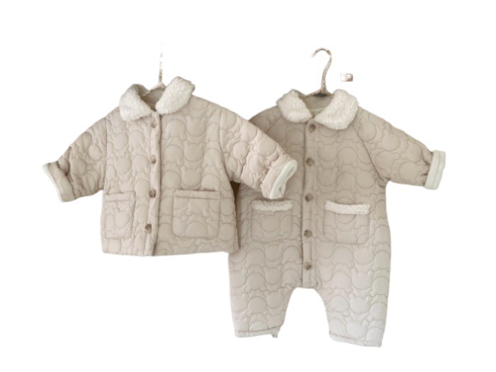 INS estilo coreano bebé niños y niñas de invierno solapa bolsillo de manga larga mono de algodón fino mameluco acolchado forrado de lana larga marea escalada