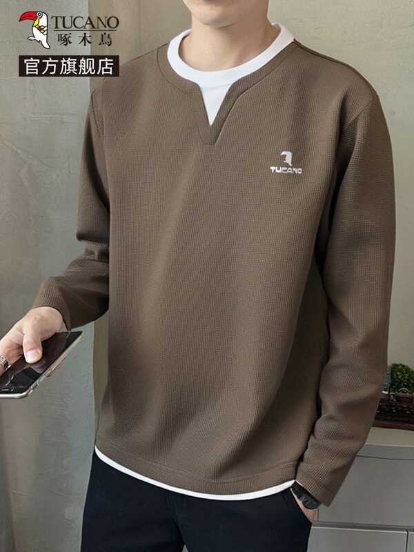 Woodpecker Official V-Neck Faux Two-Piece Trendy Long-Sleeve T-Shirt for Men, Spring Season, Coffee Color, Heavyweight Waffle Fabric Men's Top Yb Woodpecker Official V-Neck Faux Two-Piece Trendy Long-Sleeve T-Shirt for Men, Spring Season, Coffee Color, Heavyweight Waffle Fabric Men's Top Yb