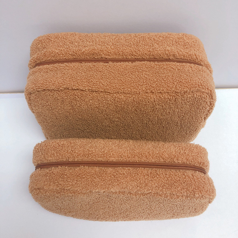 ���ƶ�ɫ����޻�ױ����Я���ɰ�Ůʿ���л�ױ���ﶬ����