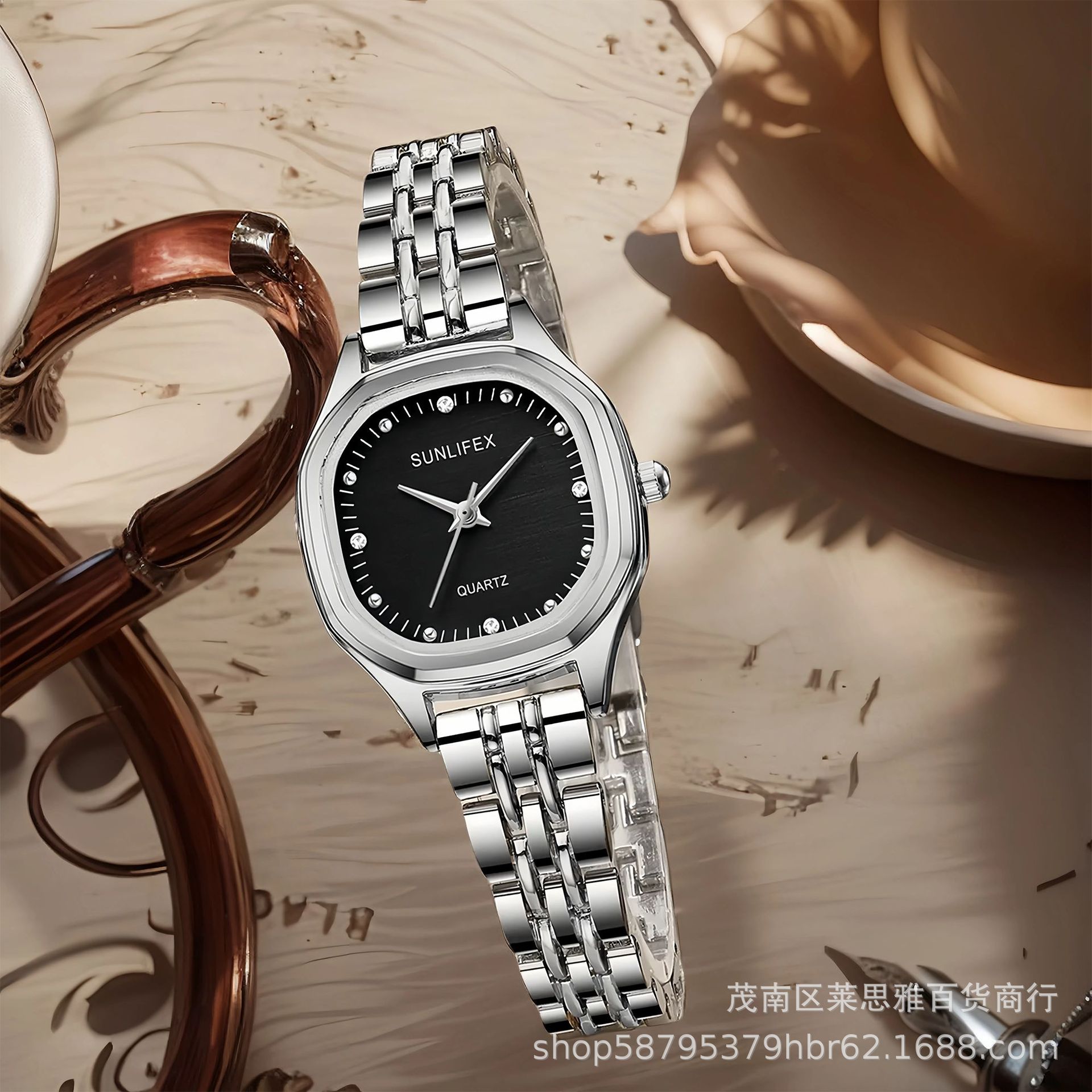 sunlifex レトロ小さな正方形の腕時計女性のライト高級ニッチ新しい女性の小さなダイヤルカジュアル女性の腕時計工場