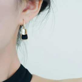 黑金撞色几何耳环女轻奢高级感精致耳坠2025新款爆款小众气质耳饰