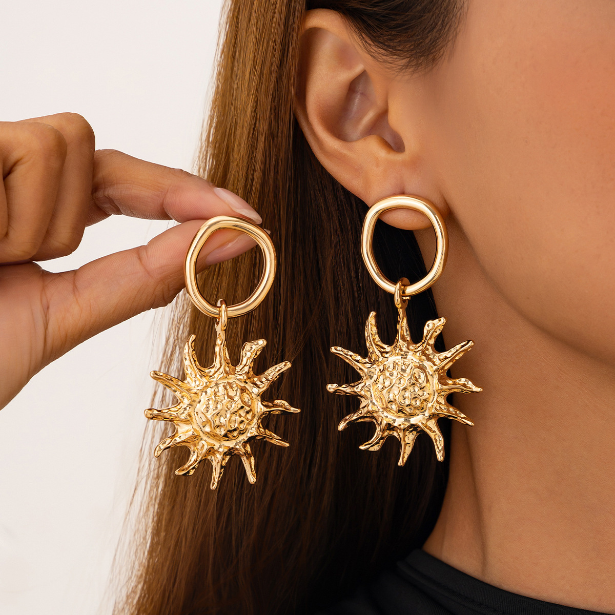 22g Weight Metal Ear Needle Material Drop Earrings, Ear Studs Classification 1 Pair Quantity Holiday, Street Occasion Metal Material Geometric, Heart Shape Pattern All Seasons Season Women's Gender Polished Finish Plating Design Retro, Classic Style Style 1 Pair Retro Classic Style Geometric Heart Shape Plating Metal Drop Earrings Ear Studs 80