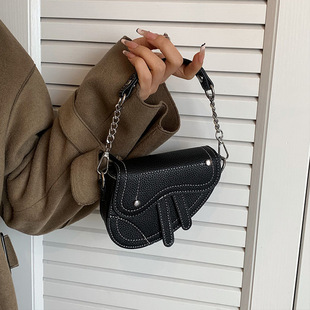 Foreign Trade Fashion Children's Bag 2024 New Vintage Mini Saddle Bag Stylish Women's Hand Crossbody Red Bag