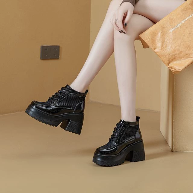 High shoes platform, boots for leisure, 2025 years