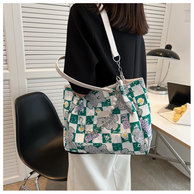 Streetwear Printing Pearl Chain Zipper Tote Bag display picture 6