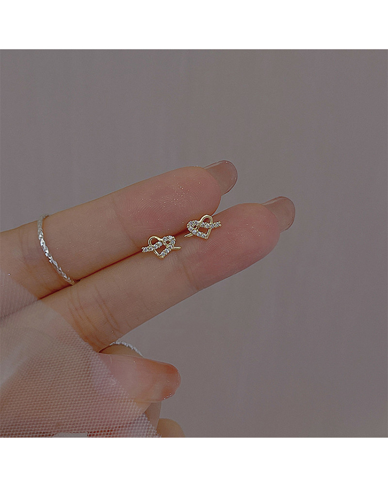 Simple Style Heart Shape Copper Inlay Zircon Ear Studs 1 Pair