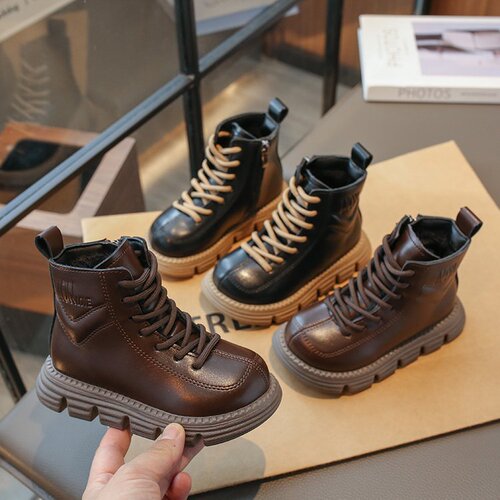 Girls 'Martin boots, new autumn and winter cold-proof children's leather boots, soft sole and velvet, girls' low-cut short boots, non-slip