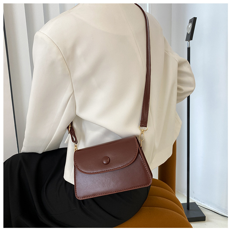 Korean New Fashionable Messenger One-shoulder Small Square Bag Wholesale Nihaojewelry display picture 10