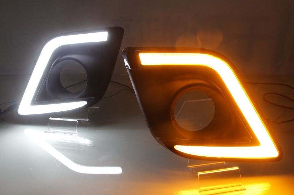 Suitable for 15-16 Toyota Hilux Vigo Two-Color Daytime Running Lights Car Modified Fog Lights Led Turn Signals