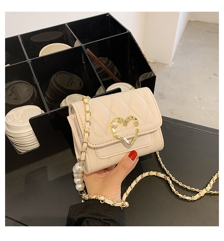 Wholesale Heart-shaped Buckle Messenger Shoulder Small Square Bag Nihaojewelry display picture 11