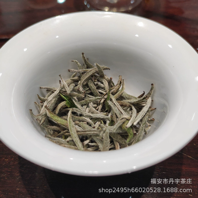 Чай Белый чай Белый Серебряная игла Горное сырье Мягкий аромат Цветочные духи сладкие Фуцзянь Нинде происхождение прямые волосы 500 г