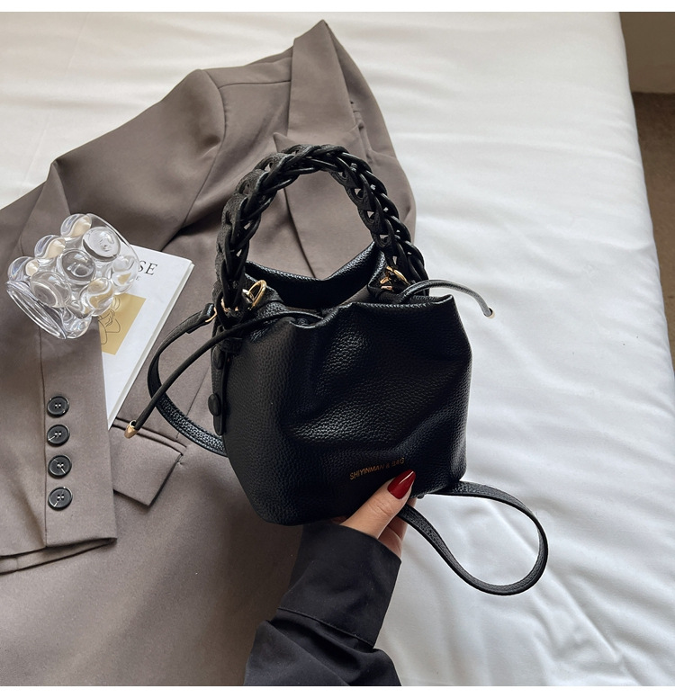 Korean style bucket bag 2025 Summer new style, trendy and versatile, women's crossbody, niche and super popular single-shoulder bag undefined