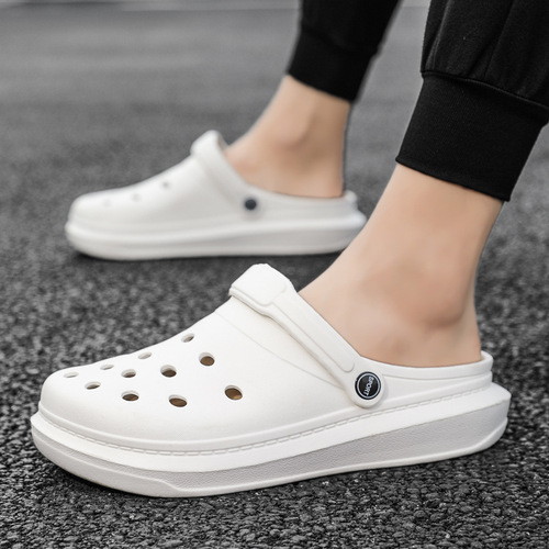  New Couple Sandals Outdoor Garden Shoes Men's Baotou Beach Shoes Breathable Soft Sole Women's Lightweight Crocs