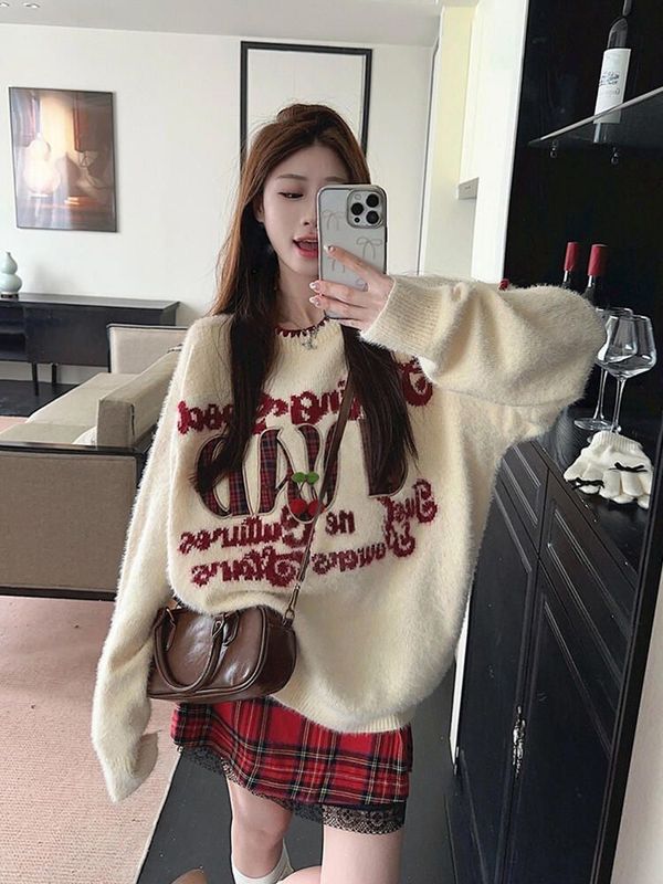 甘い風のレトロなアルファベットの刺繍のクリスマスのセーターの女子学生の秋冬のゆったりとした厚い丸首のニットの上着|undefined