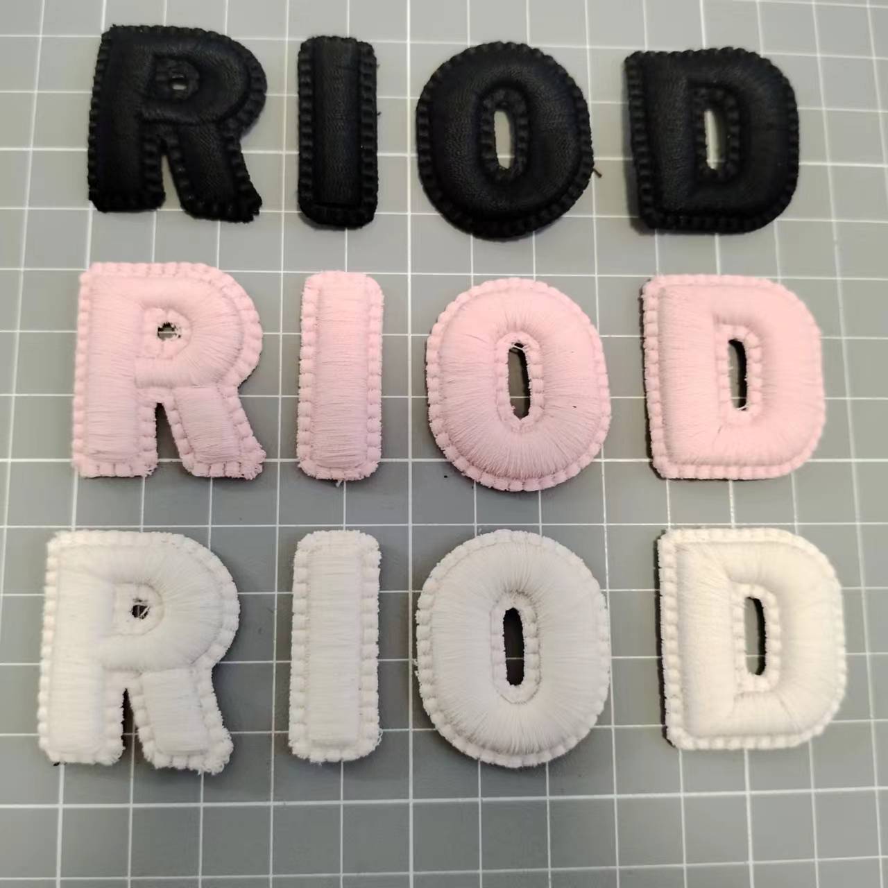 潮牌帽子布贴diro凸绣字母刺绣标立体绣花标鞋帽箱包补丁贴魔术贴