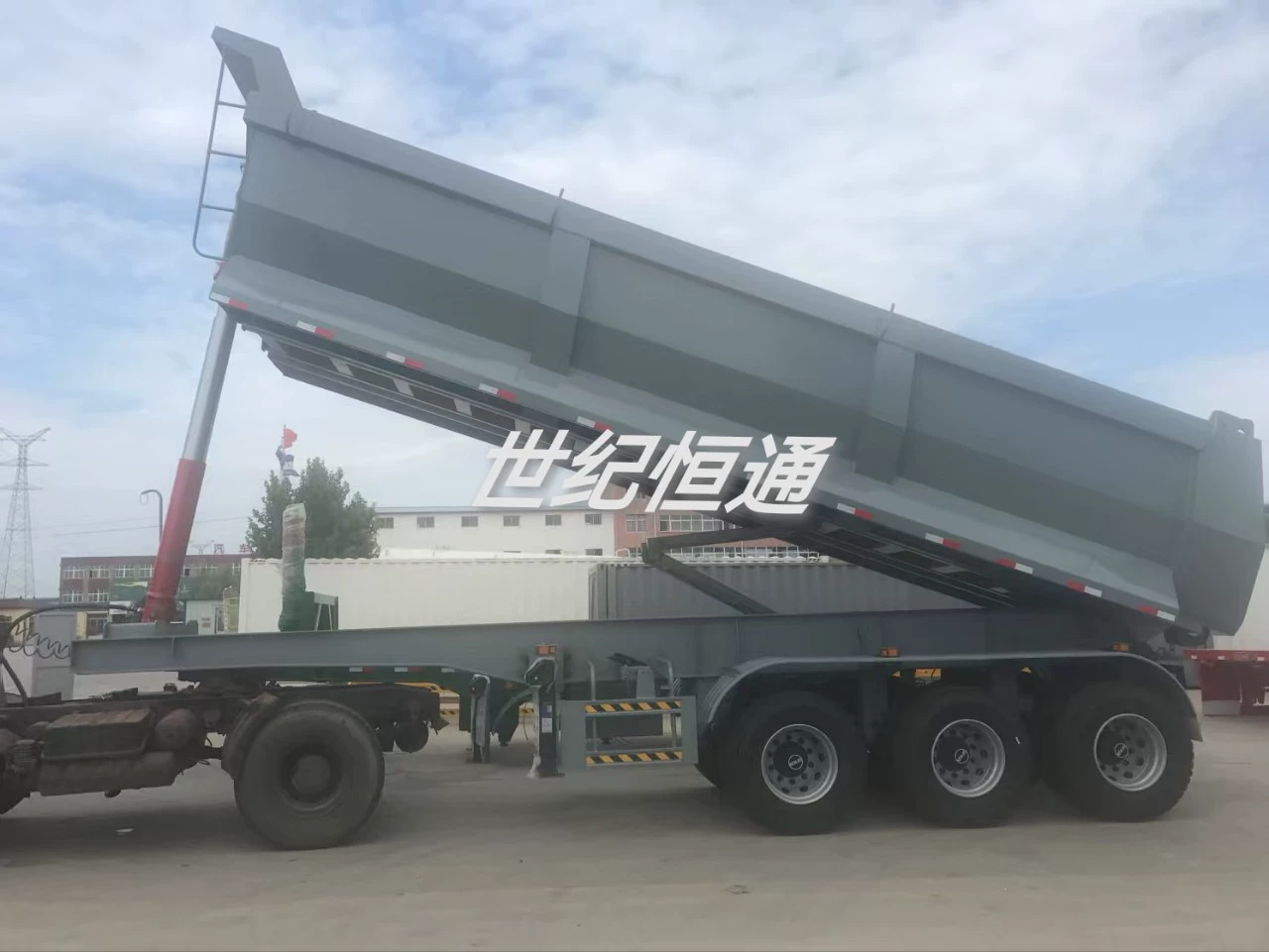 Прямые зарубежные продажи интегрированного заднеповоротного грузовика с передним полуприцепом, самосвального, для перевозки песка и гравия, инженерно-строительных работ, тяжелых условий эксплуатации, большой грузоподъемности.