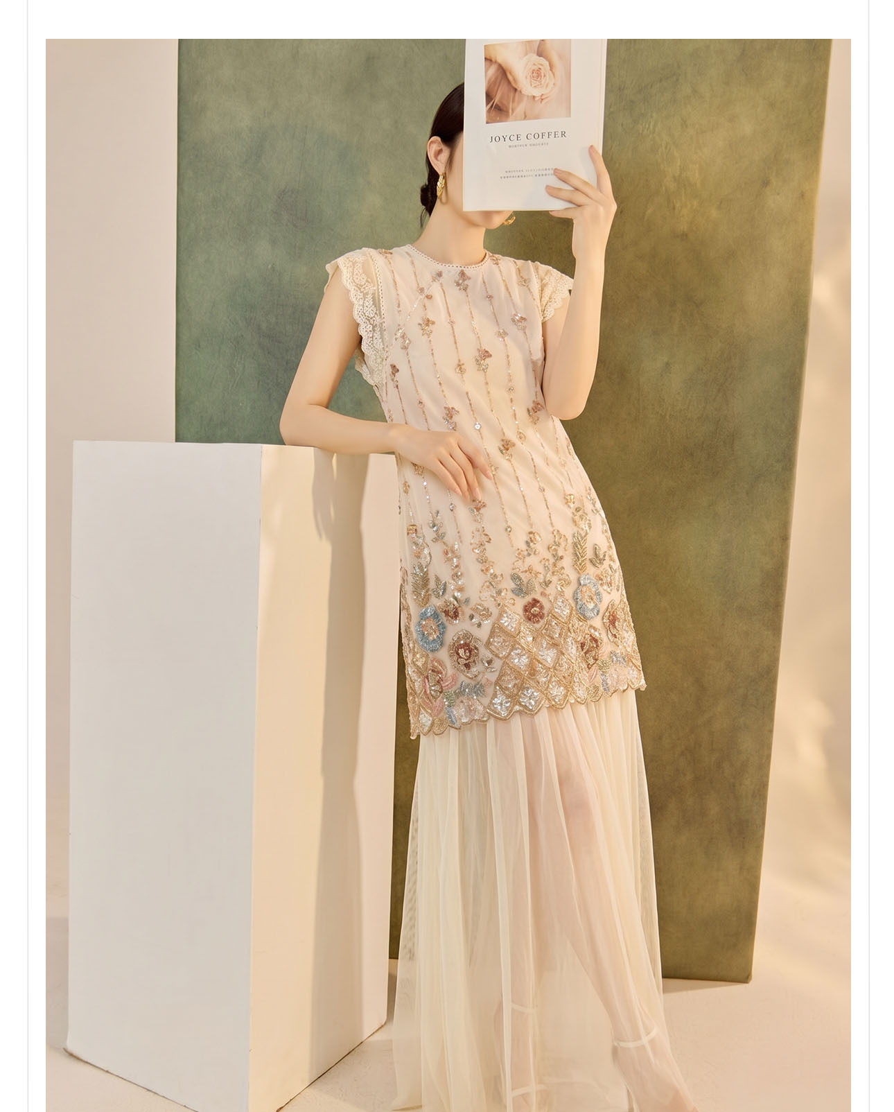 Váy dài ren hai lớp tay áo lưới đính sequin thêu giả — Hồng Hạnh chi tiết 8