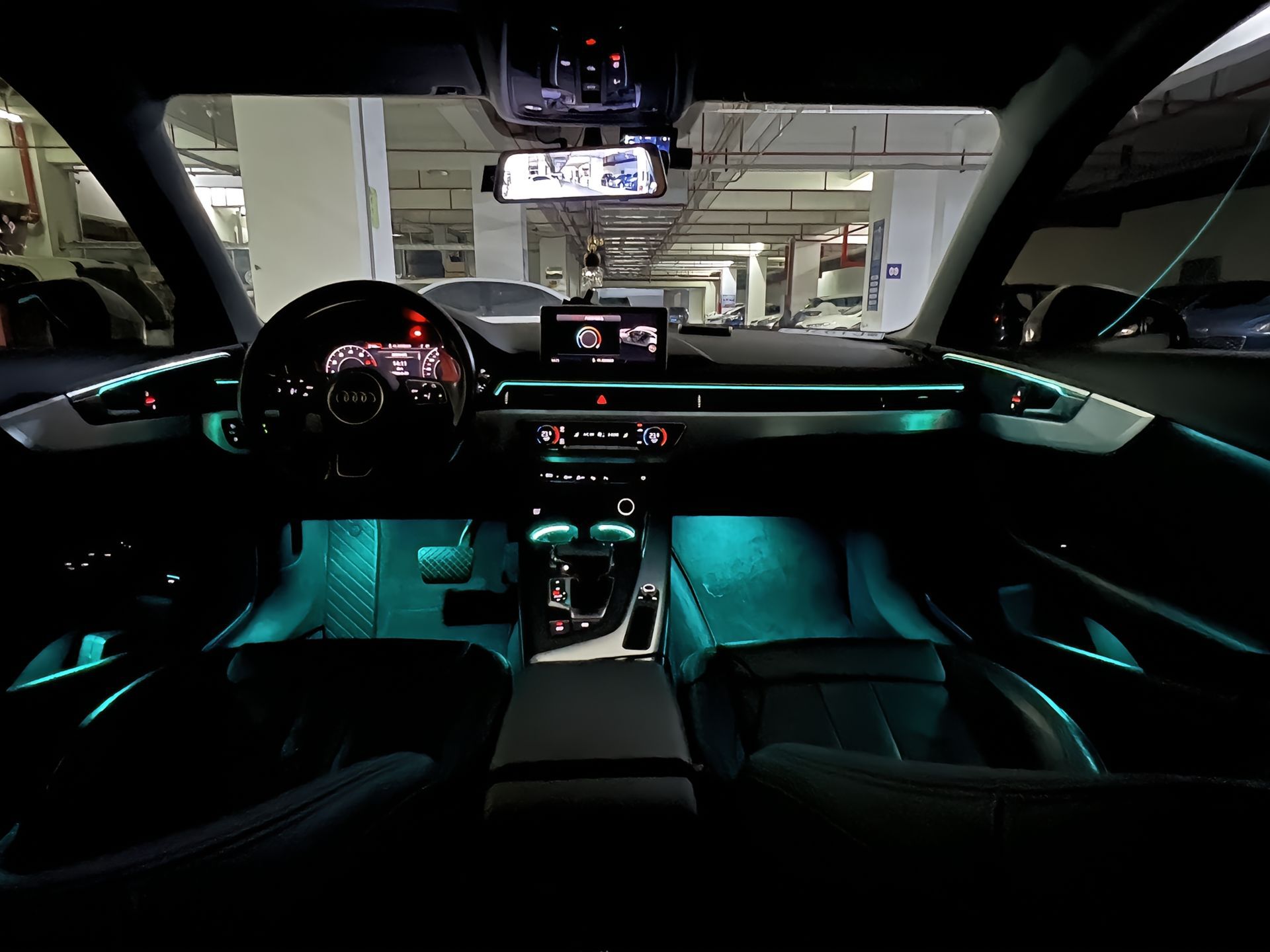 09-25 Audi A5 Special Ambient Light Audi A4/A5/A6 Ambient Light in the Car Modified with 64-Color Dynamic Light Source