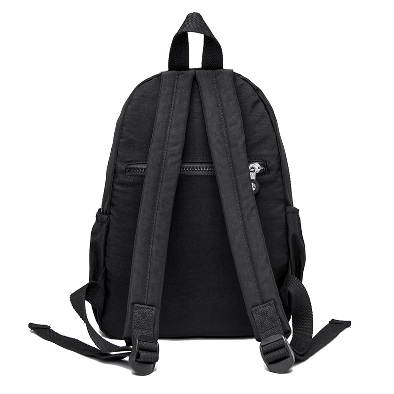 La nueva mochila transfronteriza de verano 2026 es ligera y resistente a las salpicaduras de agua. image 3