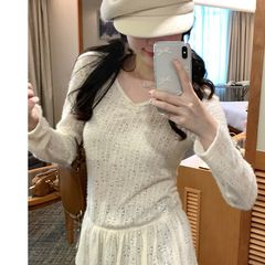 蕾丝絮语V领蕾丝镂空绒面针织衫女早秋氛围感百搭内搭长袖上衣女