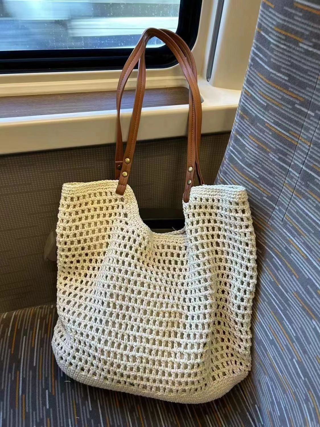 Capacious one-shoulder bag, beach shoulder bag 3