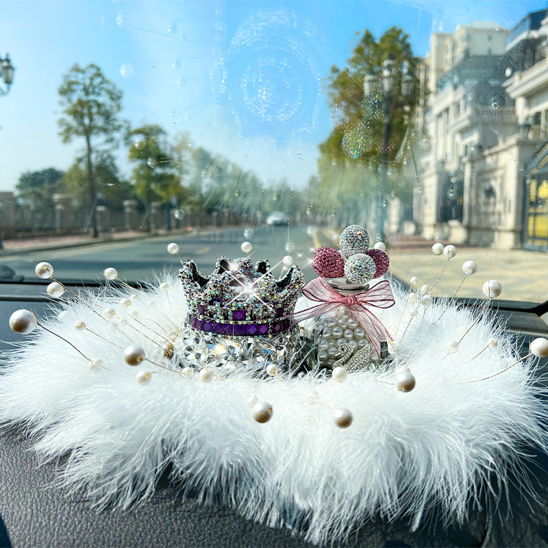 Nuevos adornos para automóviles, accesorios para automóviles, coronas de diamantes, perfumes, decoraciones de aromaterapia para automóviles, suministros para automóviles nuevos para niñas