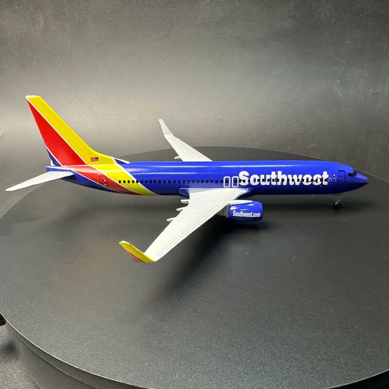 Southwest Airlines SOURHWEST Boeing B737 alloy simulation aircraft model airliner model Southwest Airlines SOURHWEST Boeing B737 alloy simulation aircraft model airliner model