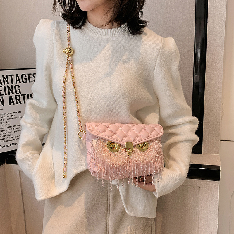 Syksyn ja talven uusi tekstuuri, raskaan teollisuuden muotoilu, trendikäs monikäyttöinen ketjulla varustettu tupsupöllö, naisten yksiolkainen olkalaukku_voghion.com