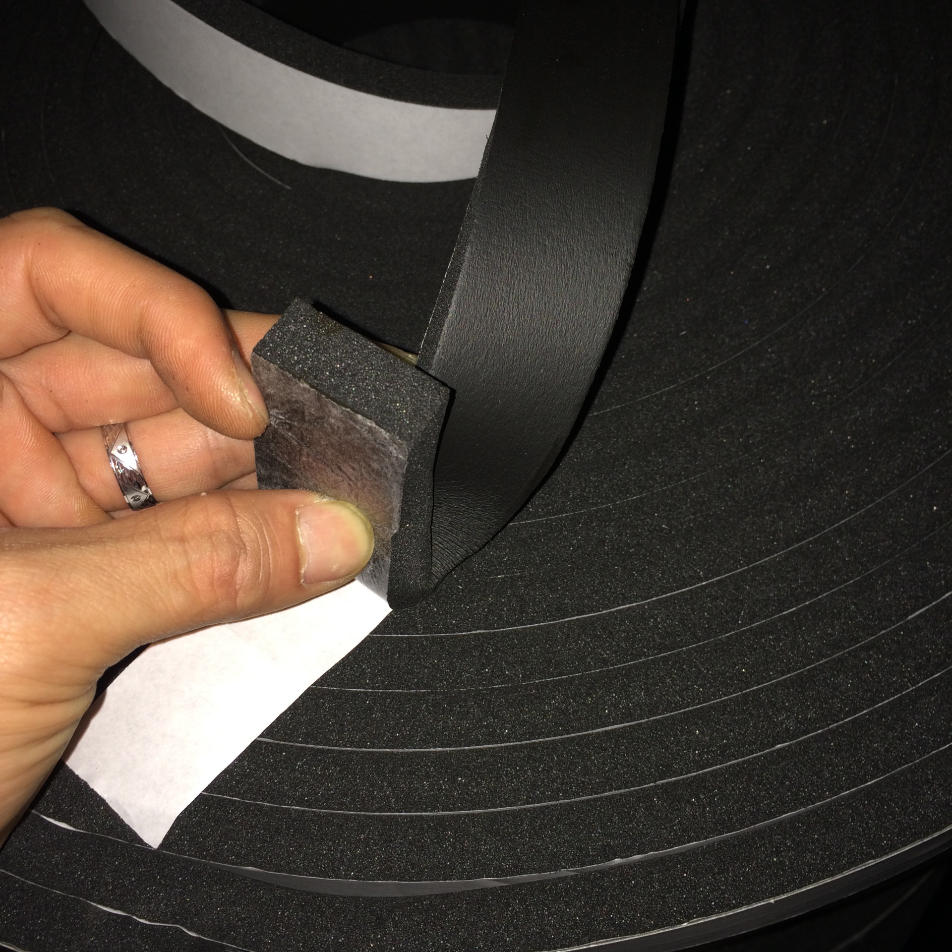 厂家供应 橡胶发泡密封长条 各种形状 带胶 客服需求 等等