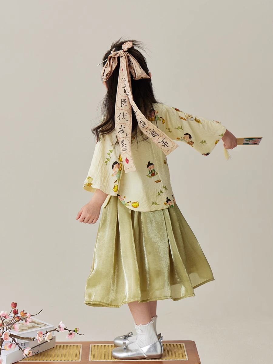 Trajes de niñas hanfu primavera 2026 vestido nuevo estilo chino para niños estilo nacional primavera y otoño dos piezas juego de primavera y otoño