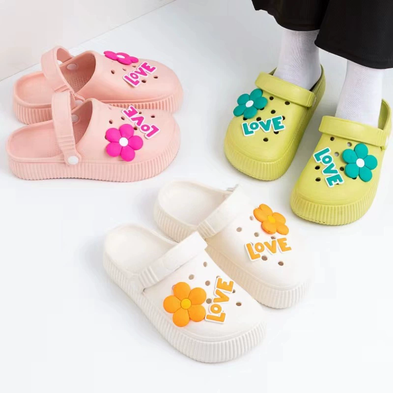 Ins Милая обувь с отверстиями в виде цветка для женщин оптом модные повседневные свисающие домашние тапочки для женщин на открытом воздухе дышащие