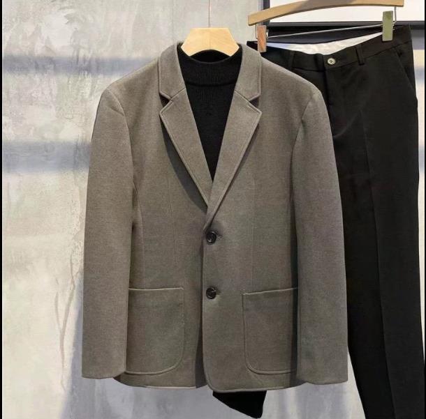 スーツの男性は冬の格好いい修身毛ラシャスーツのレトロなビジネスカジュアルコートの男性の保温上着を厚くします。|undefined