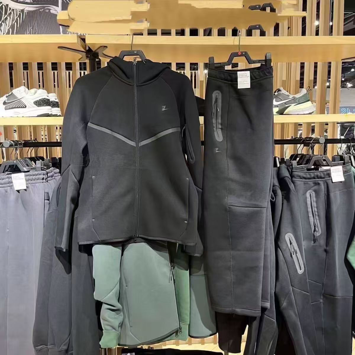 Spring and Autumn Men's Jackets, Spring and Autumn New Air Layer Cotton Knitted Hooded Zipper Shirts, Sports Casual Tops and Jackets