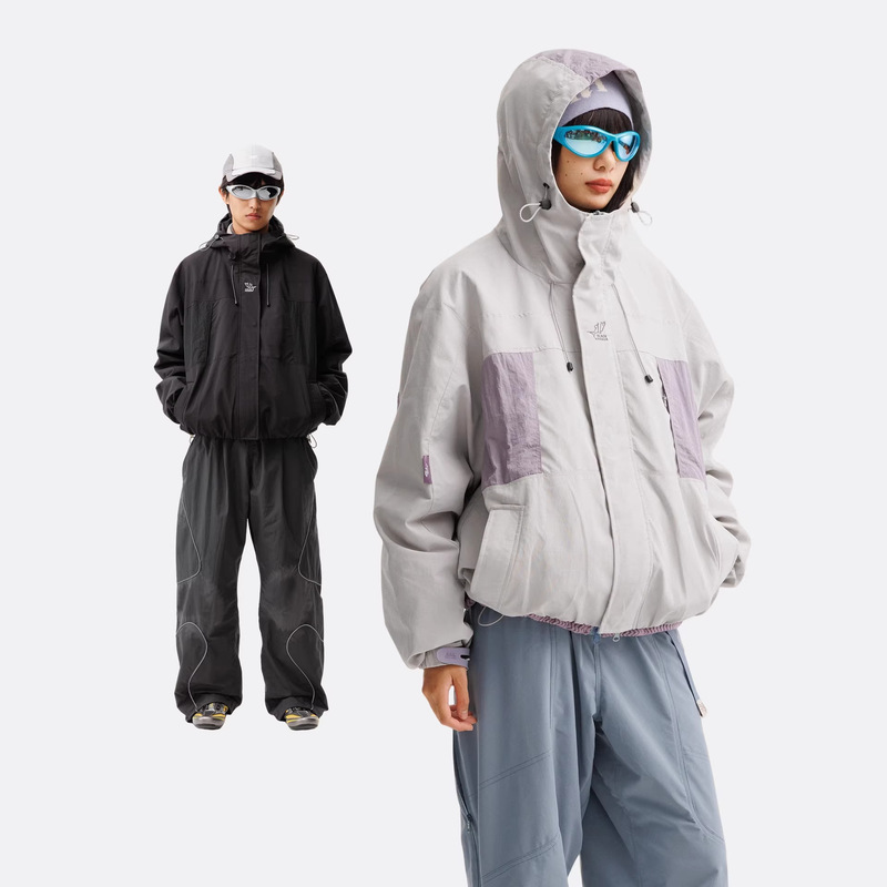 Nylon Mountain-Style Hooded Jacket for Men and Women, Outdoor Waterproof and Windproof Functional Jacket, Retro Patchwork Mountaineering Jacket Nylon Mountain-Style Hooded Jacket for Men and Women, Outdoor Waterproof and Windproof Functional Jacket, Retro Patchwork Mountaineering Jacket