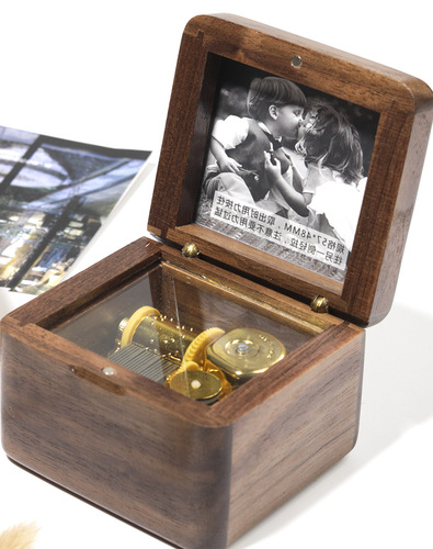 Wholesale wooden photo music box walnut music box diy engraving photo wooden box gift creative gift