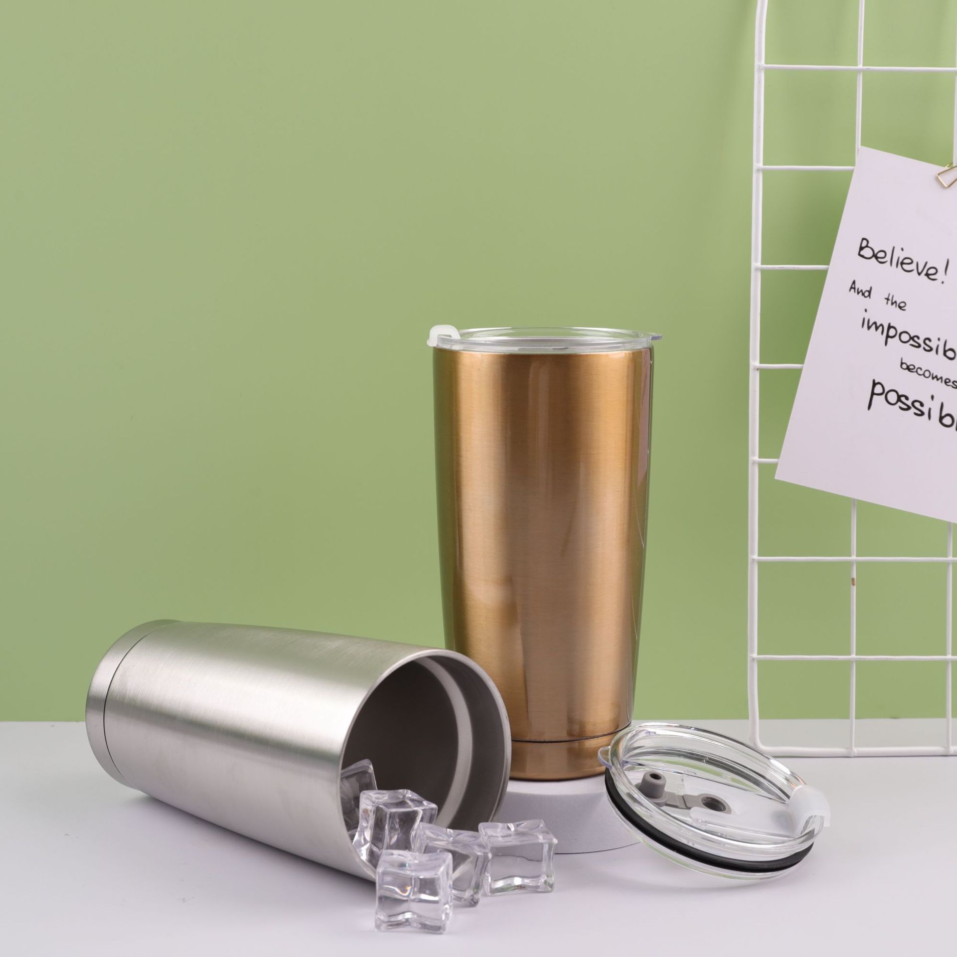 20oz tazas de automóviles de plástico por pulverización transfronteriza cerveza al aire libre tazas de aislamiento térmico 304 tazas de acero inoxidable tazas de hielo portátiles mayoristas