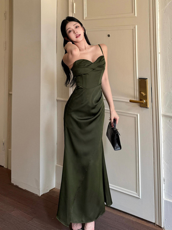 伊莉雅扭结鱼尾摆缎面吊带连衣裙女 夏季高级感收腰连衣裙XY25263|undefined