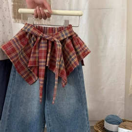 女童裤子2025新款洋气小女孩超好看复古红色格纹系带屁帘牛仔裤