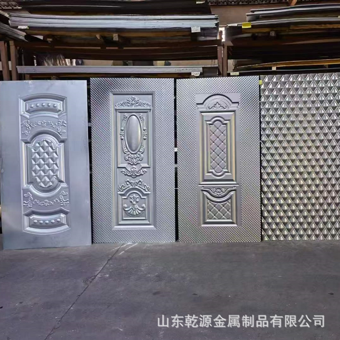Fábrica de suministro directo de comercio exterior relieve panel de puerta de fachada puerta antirrobo puerta de entrada de patio puerta de hierro flor relieve