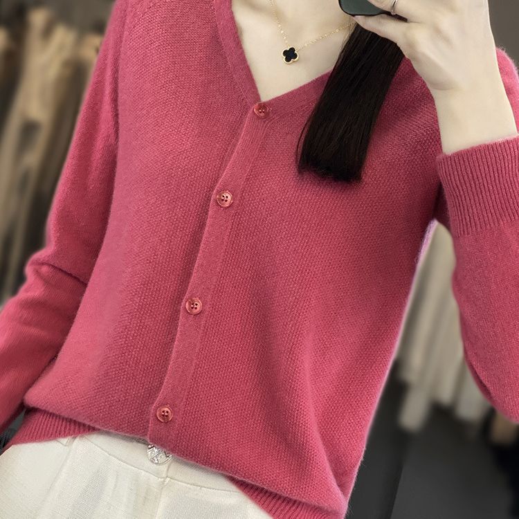 Autumn and Winter New First-Line Ready-To-Wear V Neck Cardigan Women's Long-Sleeved Knitwear Loose Slimming Look Bottoming Shirt Seamless Knitwear