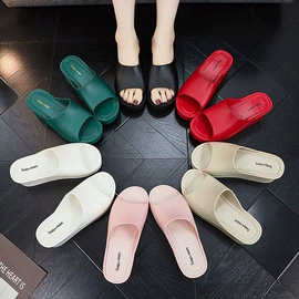 平底凉鞋;平底拖鞋;坡跟拖鞋