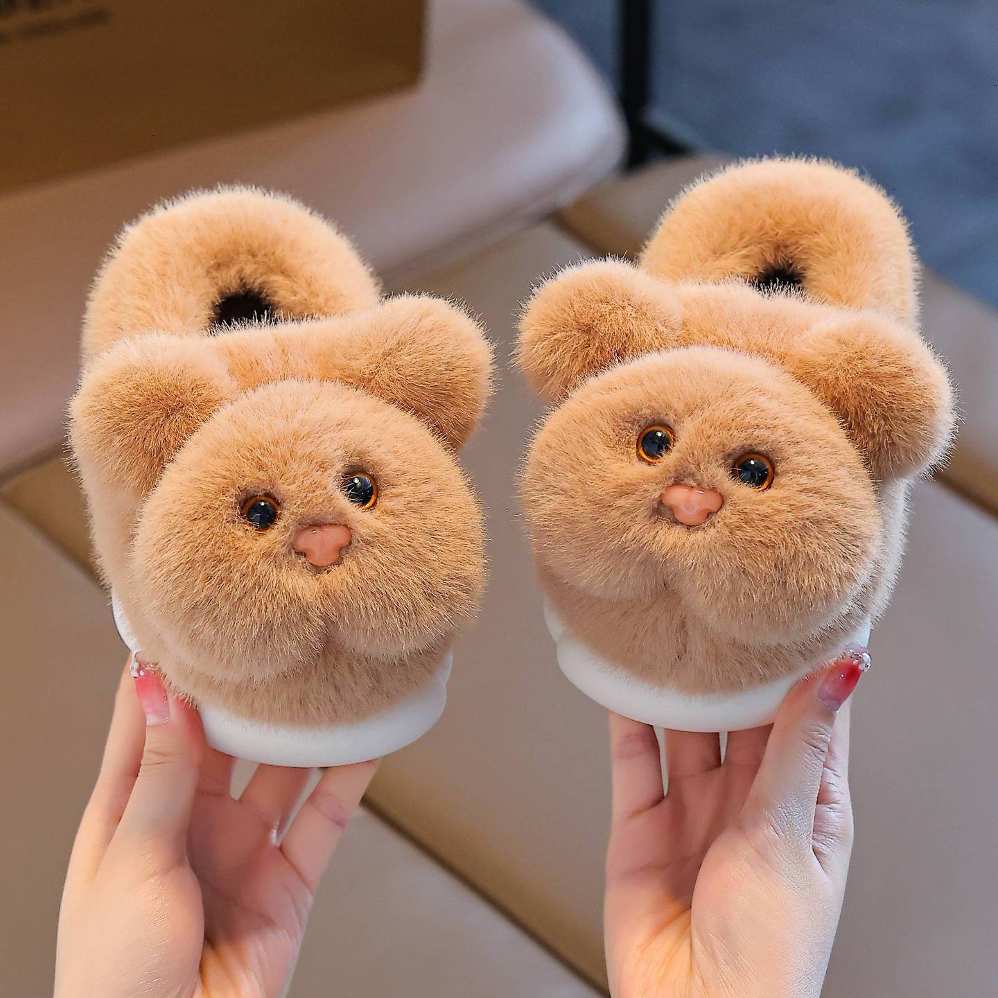 Zapatos de algodón para niños en invierno en el hogar calentamiento antideslizante para niñas zapatos de peluche de moda para niños zapatillas de algodón tacones