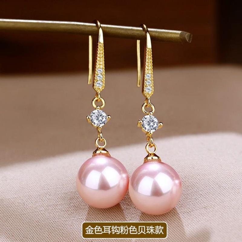 fashionable elegant earrings with zircon from pearl