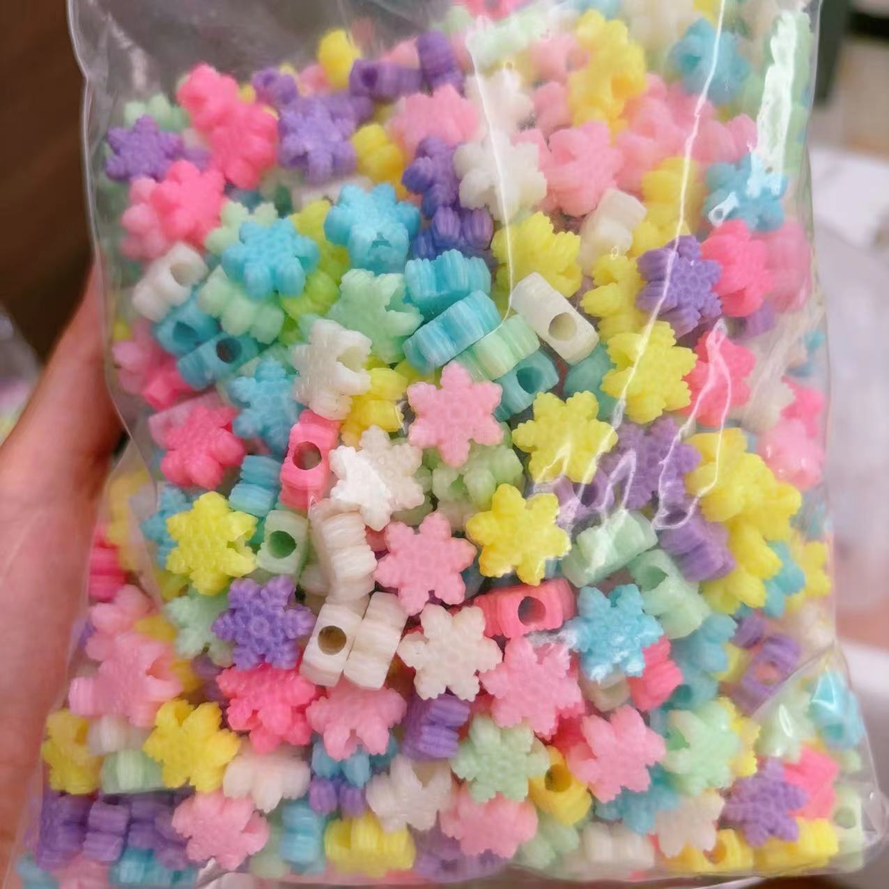 2025 Nuevas cuentas de cabello baratas en bolsa nuevas cuentas de plástico de color primavera diy gran agujero image 6