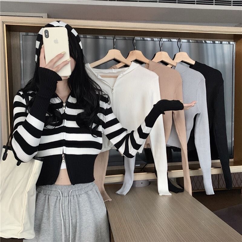 Spot wholesale double zipper knitted hooded cardigan Korean version of simple striped short long sleeve slim age-reducing top women