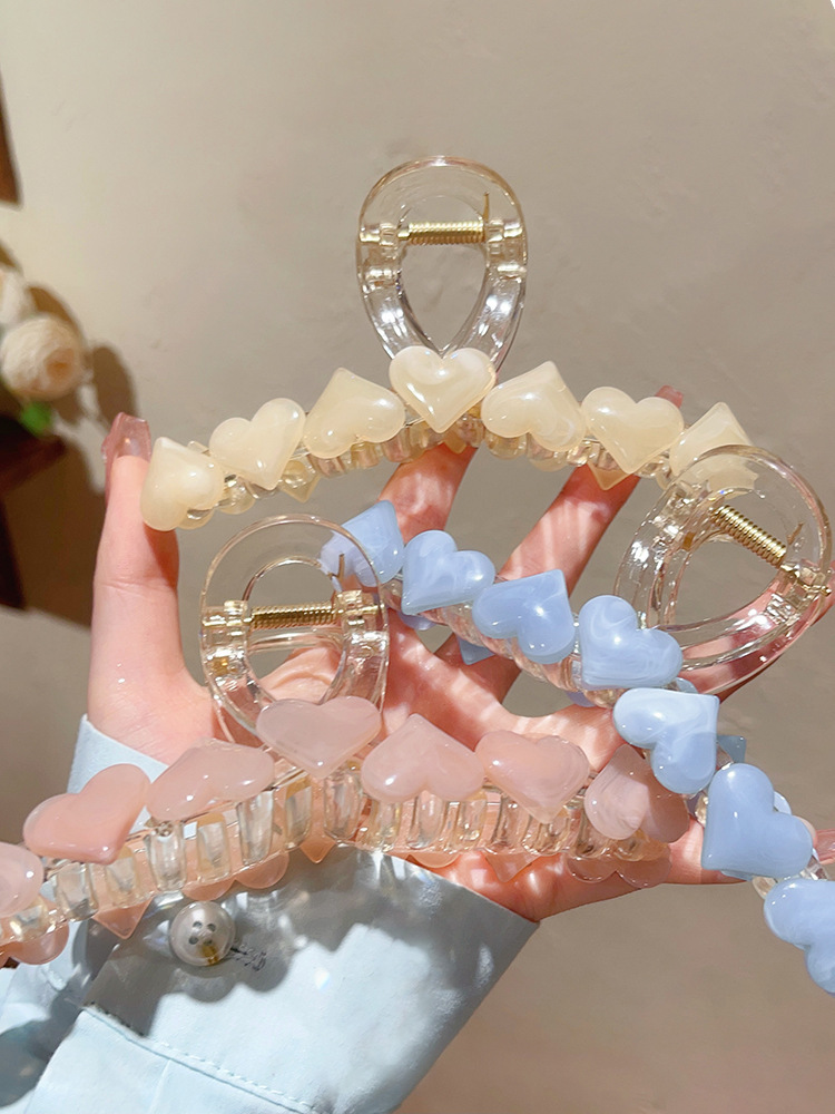 50g Weight Hair Claws Hair Accessories Type 1 Piece Quantity Daily Occasion Plastic Material Heart Shape Pattern Women's Gender Sweet Style Women's Sweet Heart Shape Plastic Hair Claws 4