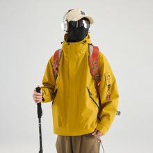 户外冲锋夹克男秋冬季2025新款石墨烯风衣三合一男生工装外套