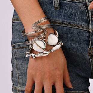 Һ�B���Q�F��Bracelet�W�����N�͹�δ���L�����Ů��������L���C