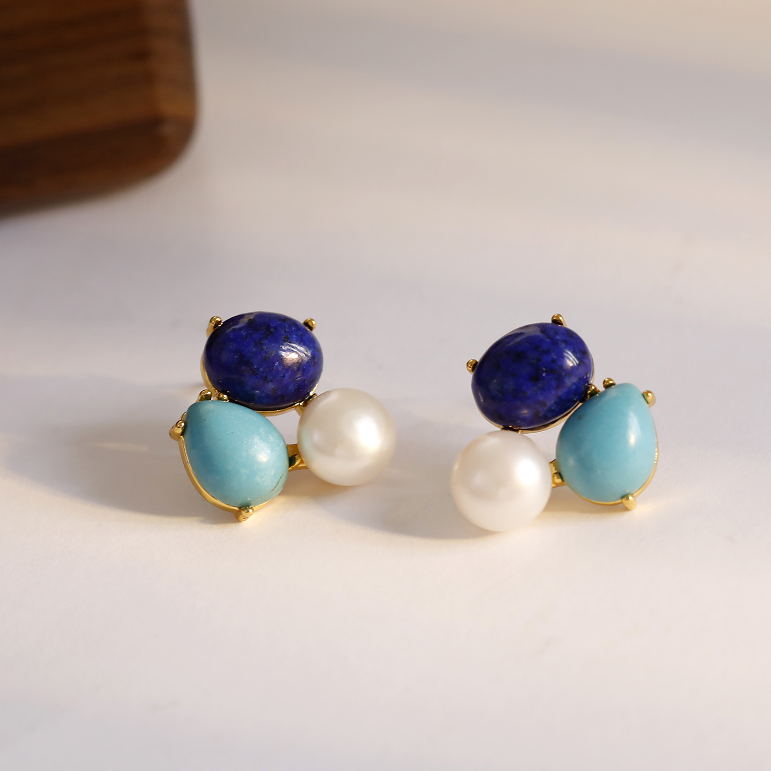 Retro elegant geometric turquoise earrings drop-shaped from pearl