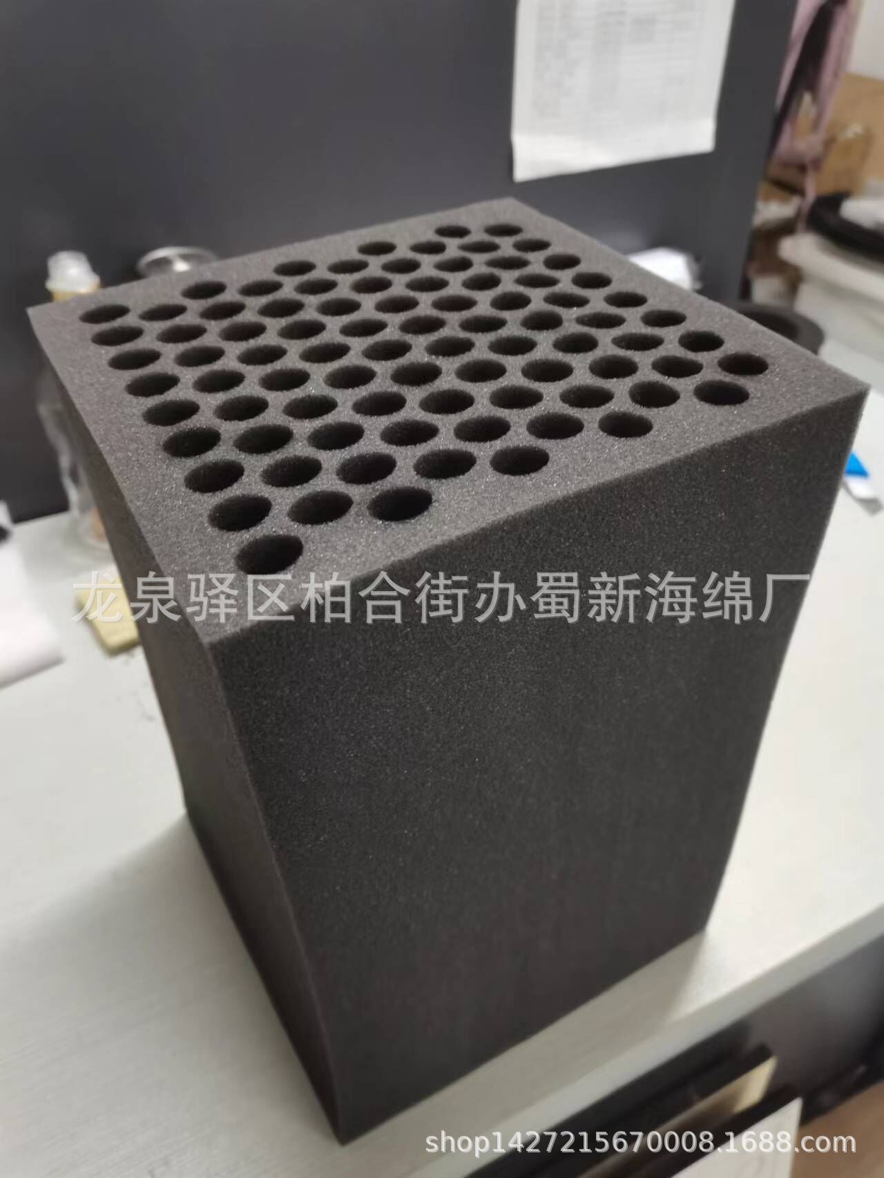 厂家供应黑色高密度30密度小方格海绵/手撕礼品盒海绵/手撕海绵